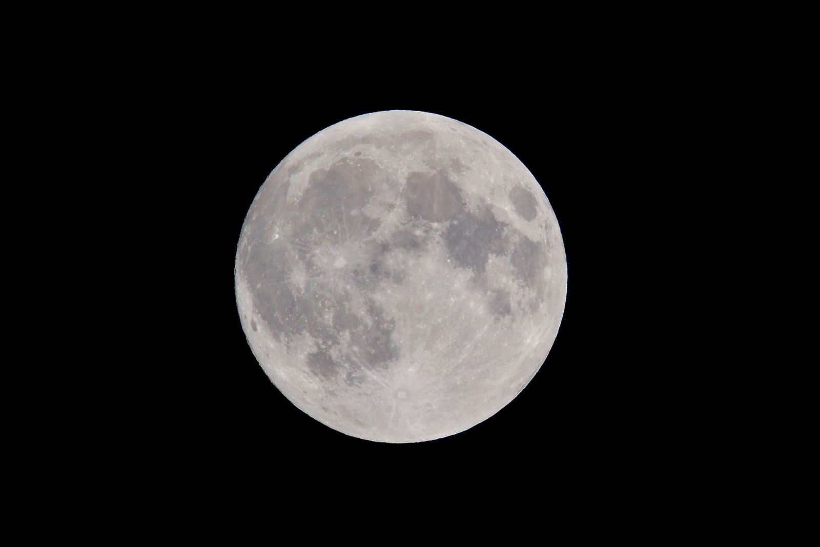 A 'Major Lunar Standstill' Is Happening This Year—and Friday's Full Moon Offers 'Dramatic' View