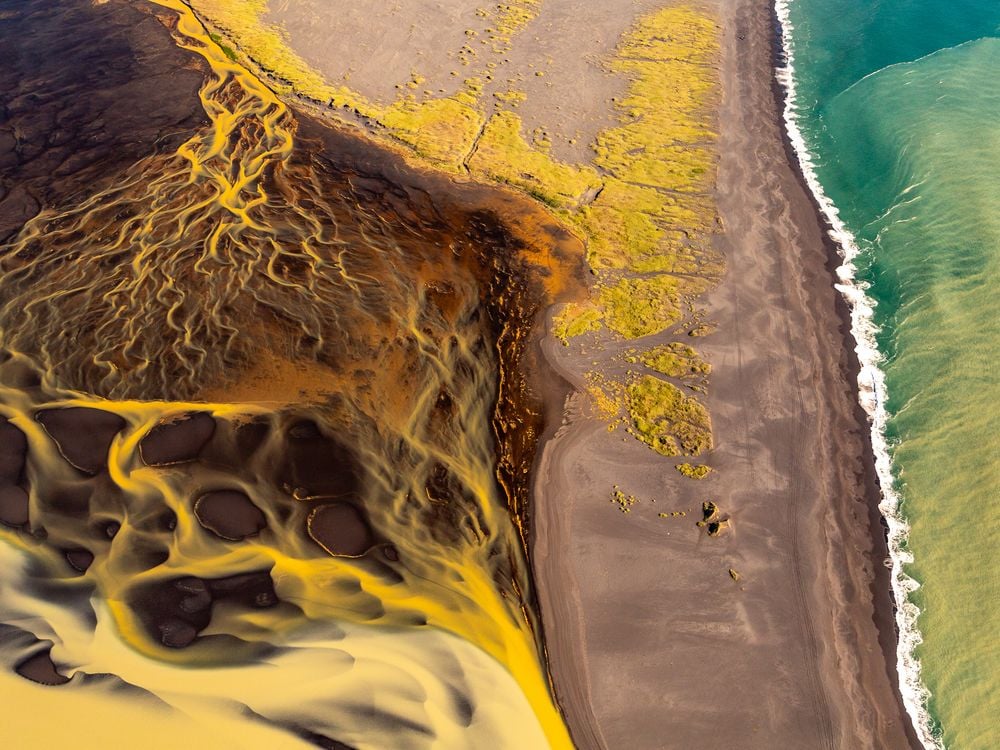 Colors of the Icelandic Coast | Smithsonian Photo Contest | Smithsonian ...