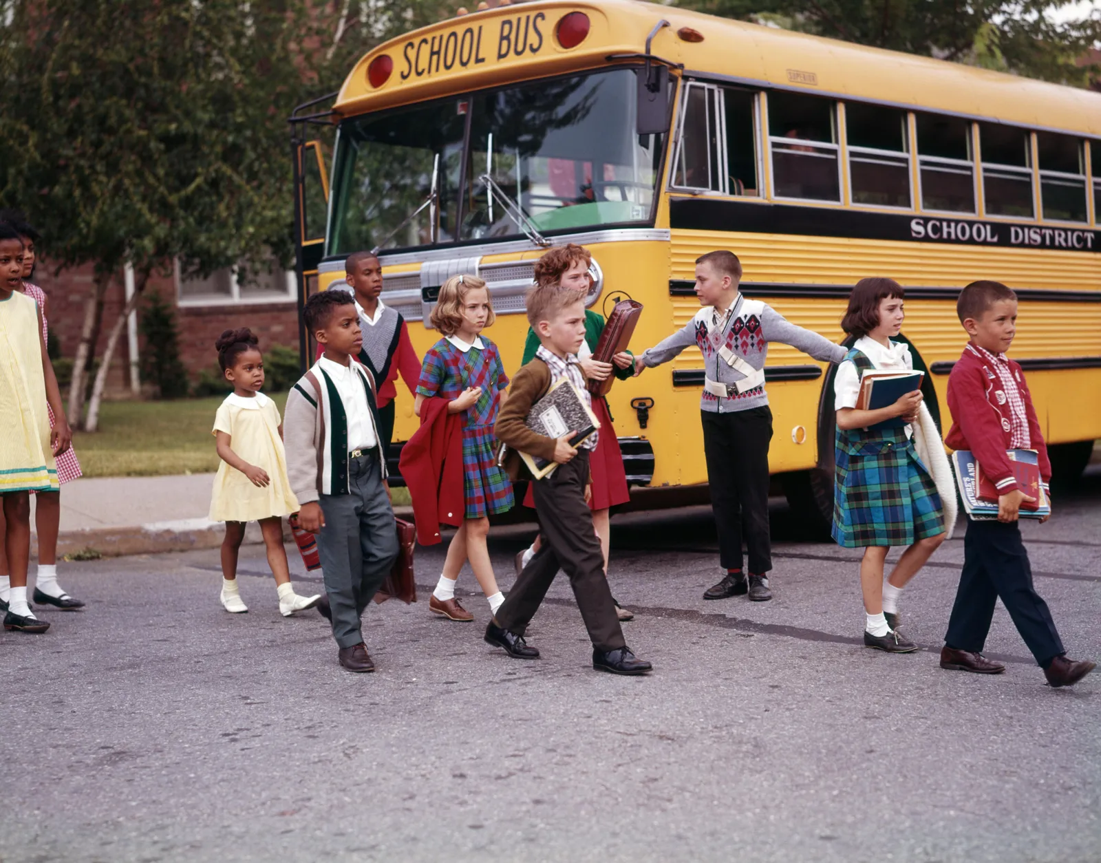 Americanschool Gail Xxx Video - The History of How School Buses Became Yellow | History| Smithsonian  Magazine