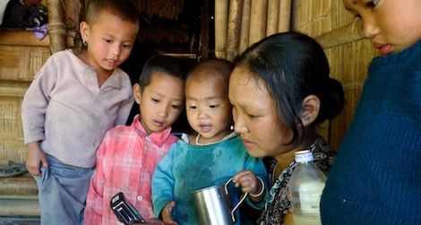 An Indian woman and her children from KajÃµ