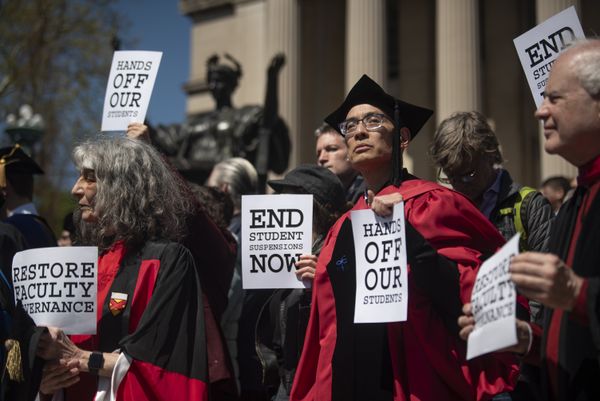 Protests Enter Fourth Day at Columbia University thumbnail