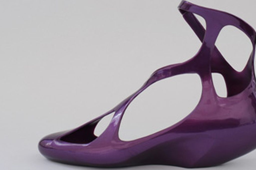 20120328101004zahapurple.jpg