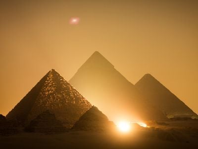 OCT2015_D06_Pyramids.jpg