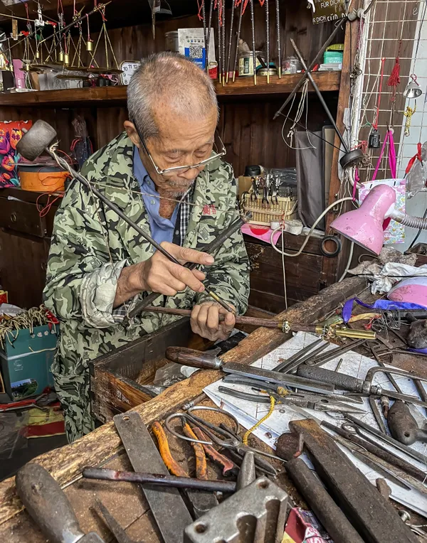 “The Last Scale Maker 92 Years Old, Guarding the Craft for 80 Years” thumbnail