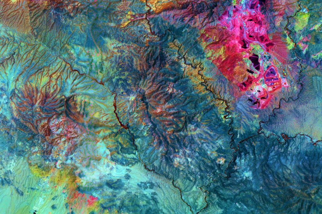 芸術写真 Pictures from the Surface of the Earth Picture of the Week--Open-pit Copper Mine