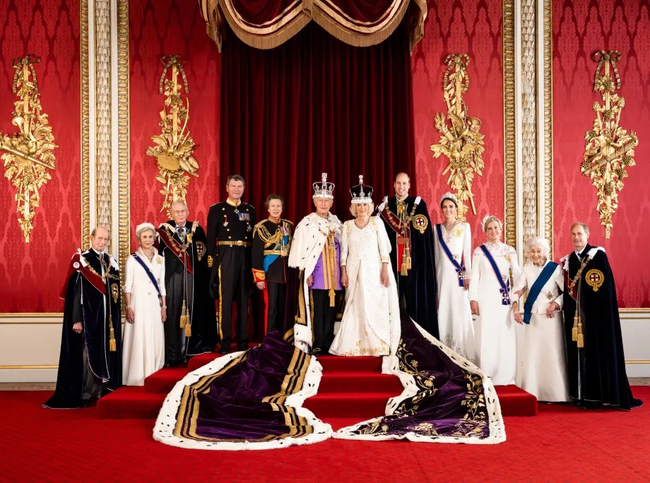 Group photo of the royal family