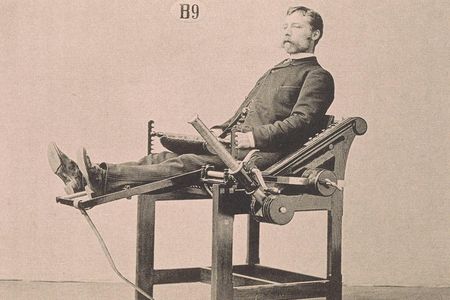 Knee bending machine from Dr. G. Zander’s medico-mechanische Gymnastik by Alfred Levertin (Stockholm: 1892). 