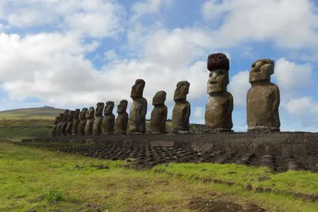 An example of a moai wearing a red scoria pukao.