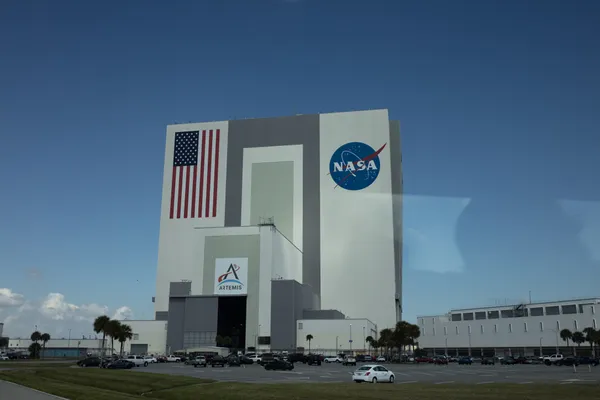 Gateway to the Cosmos: NASA Headquarters thumbnail