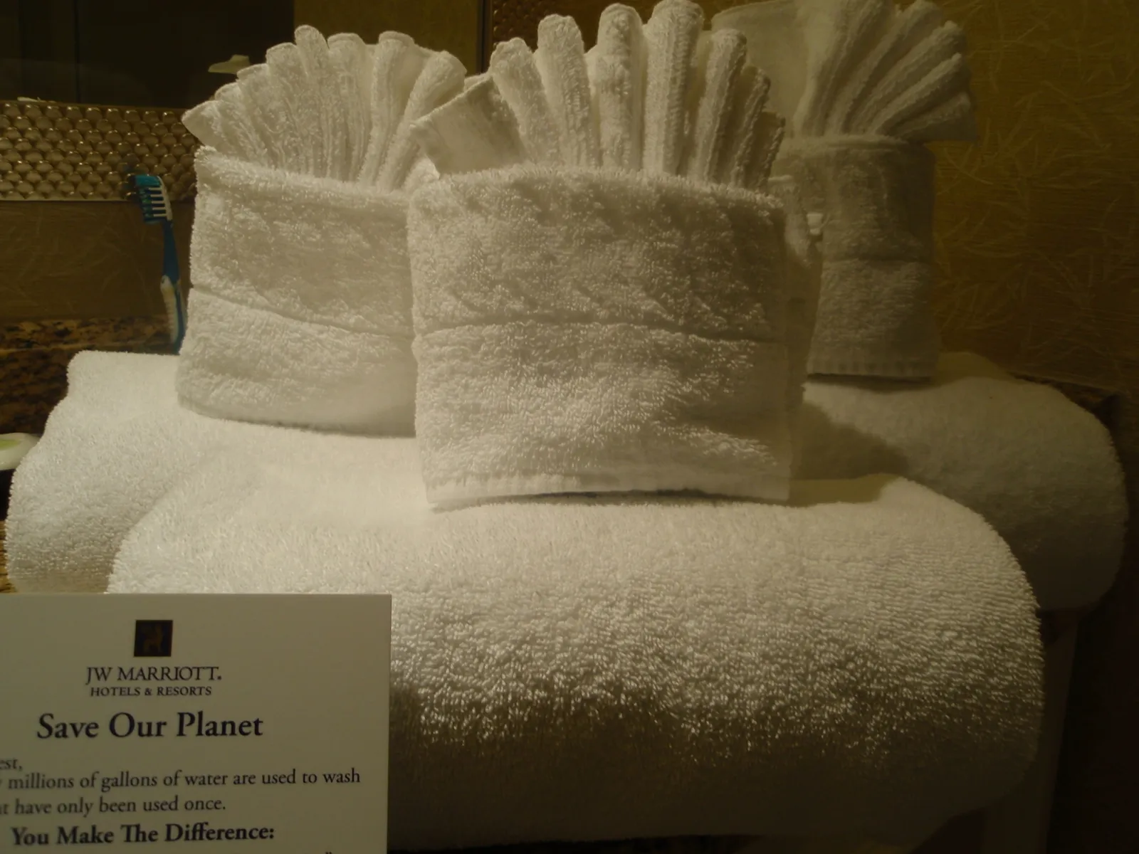 Reusing Hotel Towels Actually Does Make a Difference | Smart News|  Smithsonian Magazine
