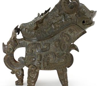 Ewer with birds, snakes, and humans, China, Middle Yangzi River Valley, ca 1100–1050 BCE.
Bronze