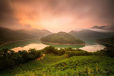 A view of the Feitsui Reservoir and Oolong Tea Garden in Taipei, Taiwan