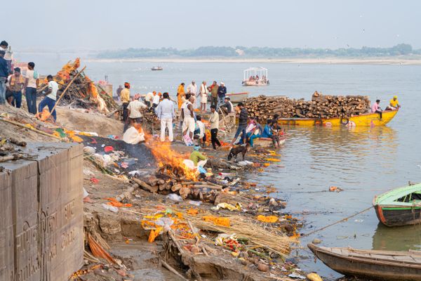 Burning corpses on the Ganges River in Varanasi thumbnail