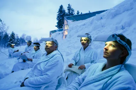 A light therapy session in a German clinic.