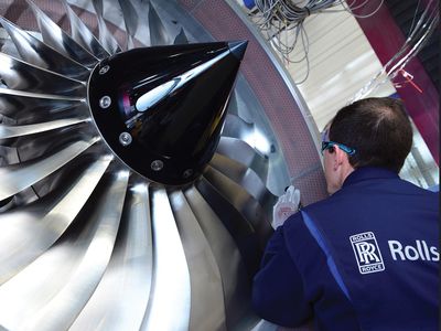 A demonstration conducted at a Rolls-Royce facility in Dahlewitz, Germany confirmed that its Pearl 700 business jet engine can operate using 100 percent sustainable aviation fuel.