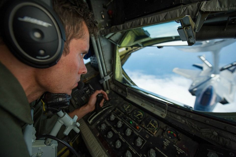 refuelmakeaface_m.jpg
