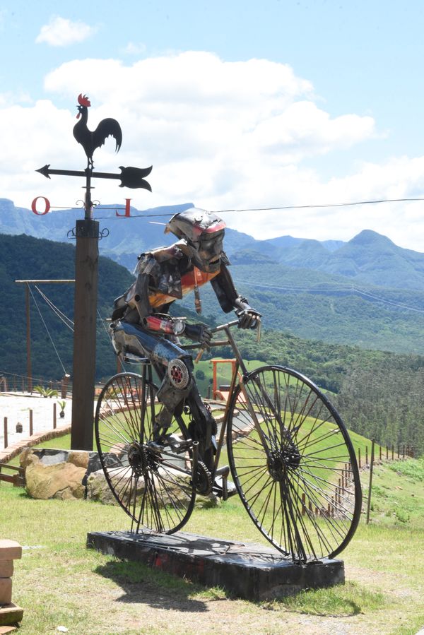 Ciclismo na Serra do Rio do Rastro thumbnail