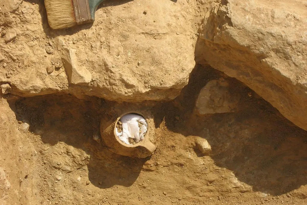Overhead view of ceramic jar found in Athens