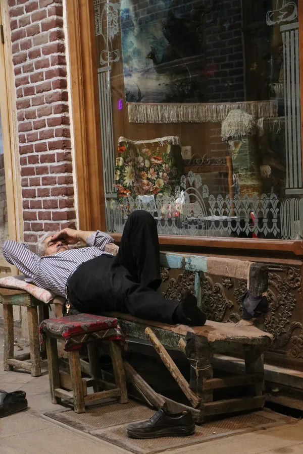 lonely man of the day thumbnail