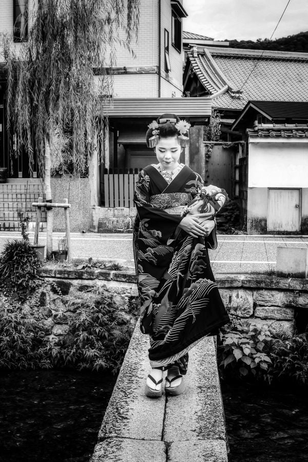 Geisha Portrait at Shirakawa Ippon-bashi Bridge thumbnail