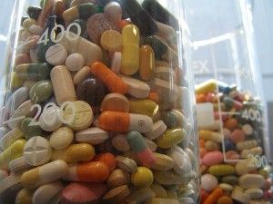 20110520104109pills-300x225.jpg