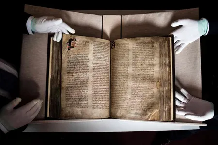 The Book of Lismore consists of 198 large vellum folios.
