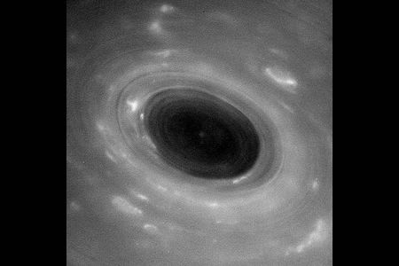 Raw image of the storm on Saturn's north pole