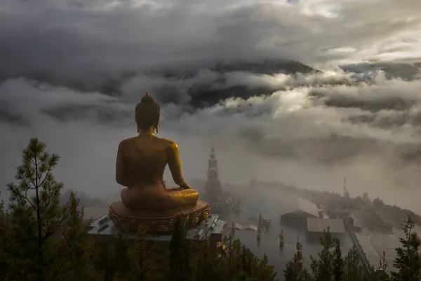Buddha over the Fog thumbnail