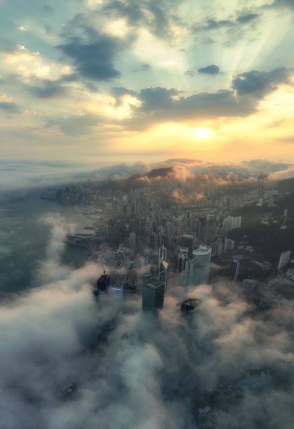 A Sunrise Symphony in Hong Kong's Sea of Clouds thumbnail