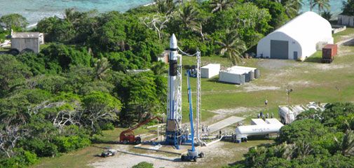 The Falcon 1 rocket fails to reach orbit on its third attempt.