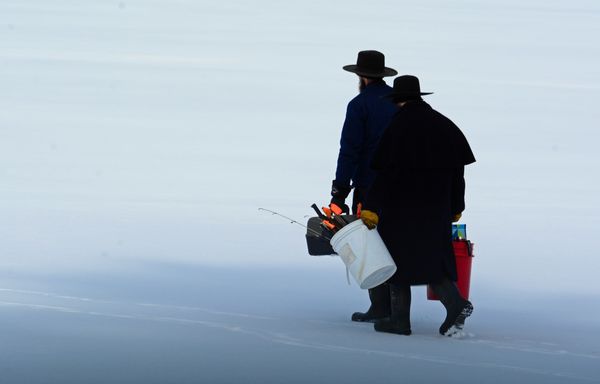 Amish On Ice thumbnail