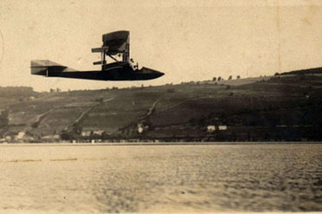 curtiss-388-june06.jpg