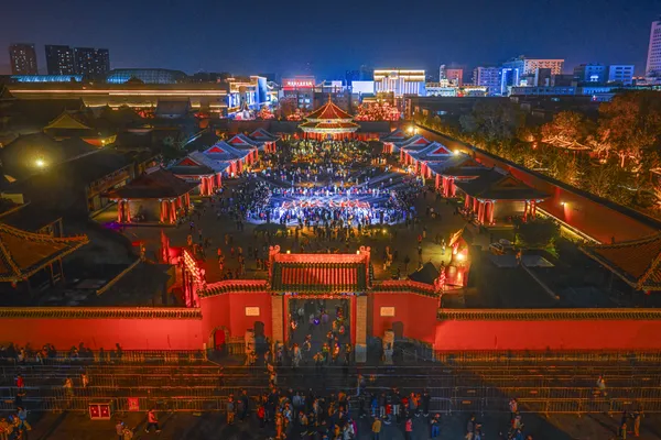 《Singing Grand Opera in the Shenyang Imperial Palace》 thumbnail