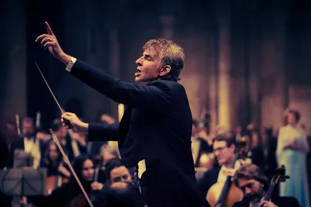 Bradley Cooper as Leonard Bernstein in Maestro, a new film that arrives on Netflix on December 20