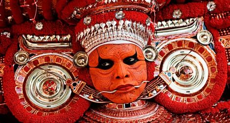 red-costume-388.jpg
