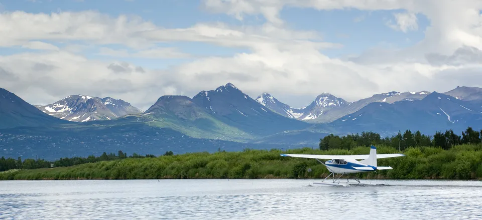  Float plane ready for take-off, Lake Hood 