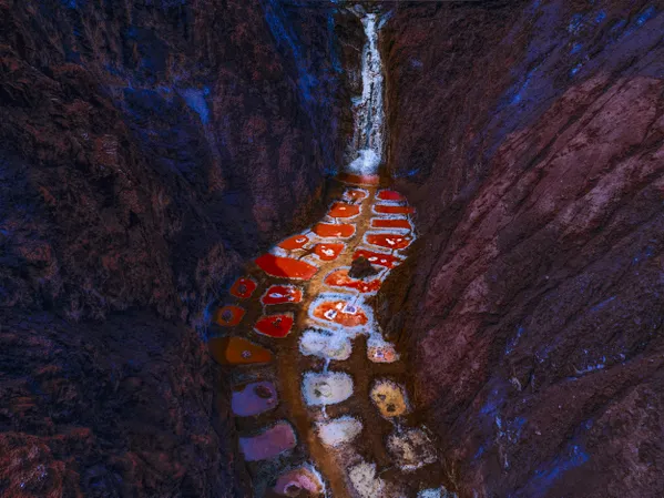 《山谷盐场》 thumbnail