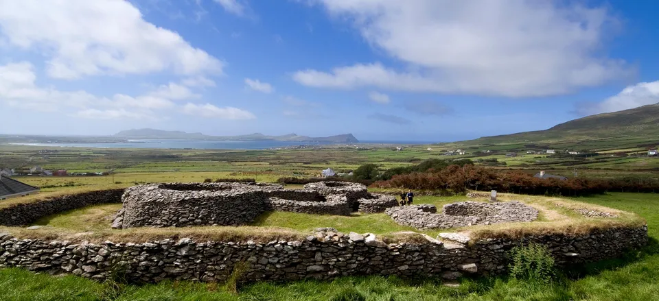  Ring fort, Dingle Peninsula. Credit: Tourism Ireland