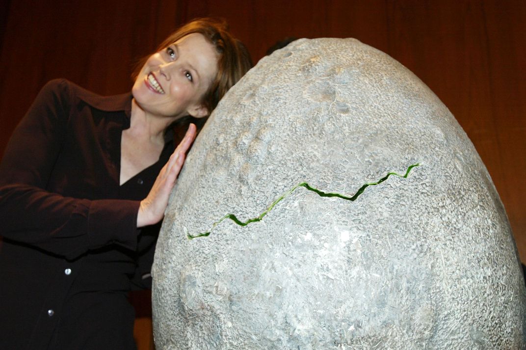 Sigourney Weaver at the museum for the donation with the egg