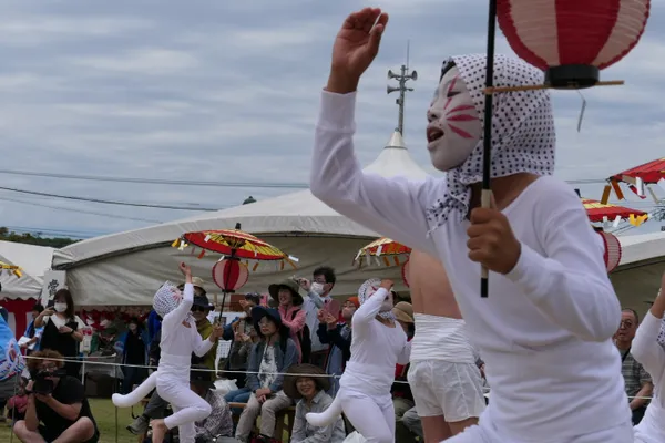 Children dancing as foxes thumbnail