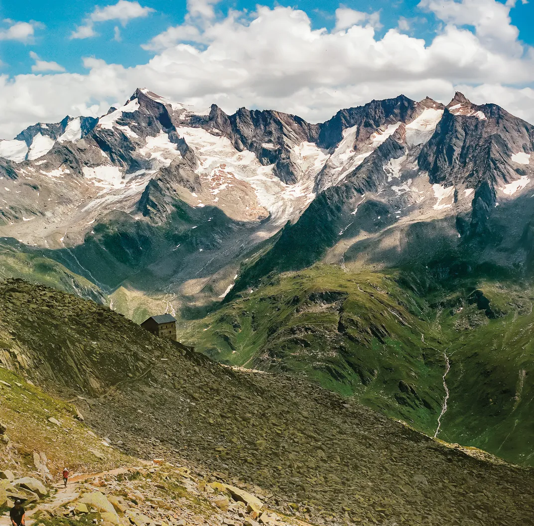 The descent, just after crossing into Italy.