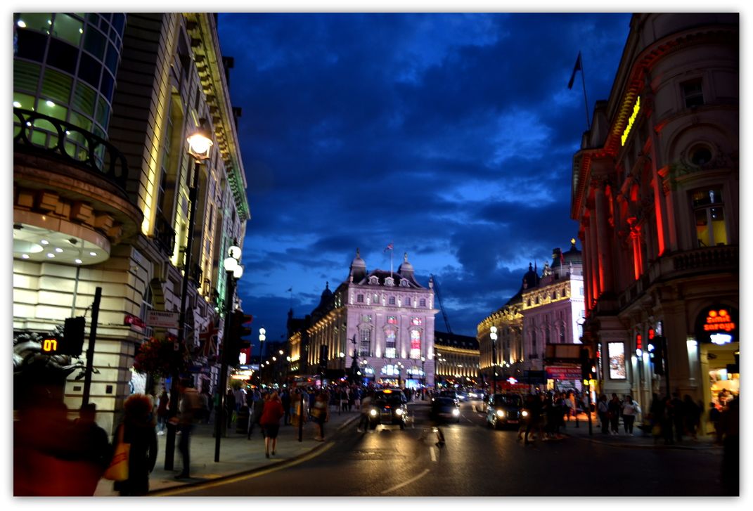 Evening in Picadilly Circus Smithsonian Photo Contest Smithsonian