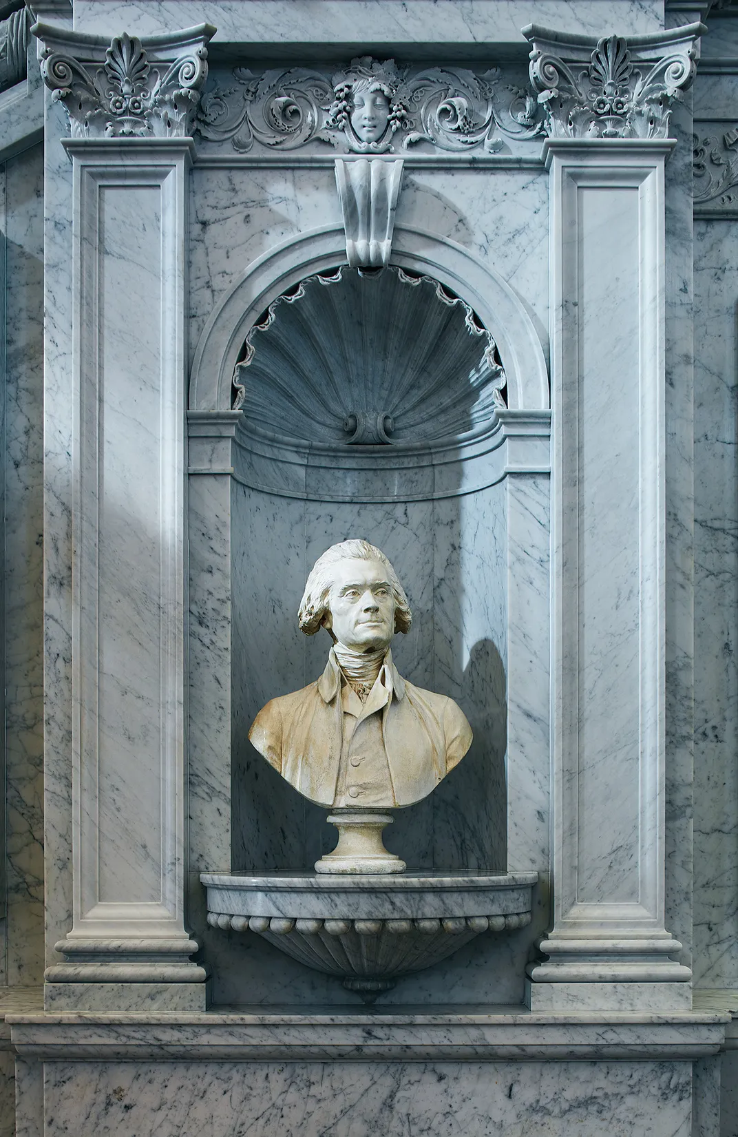 a bust of Thomas Jefferson