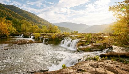 Folhas de outono nas montanhas ao redor de Beckley, Virgínia Ocidental