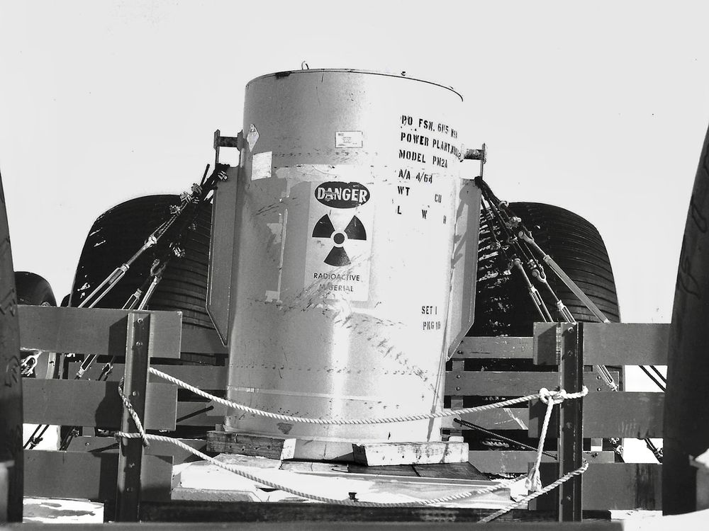 Lead Canister With Fuel Rods