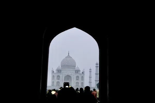 First Glimpse of the Taj Mahal thumbnail