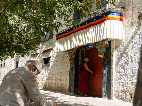 The Observer in the Foreground thumbnail