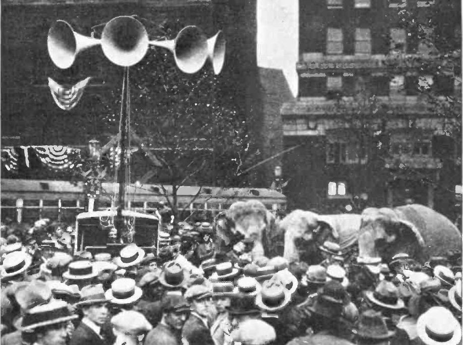 Crowd outside the 1924 Republican National Convention