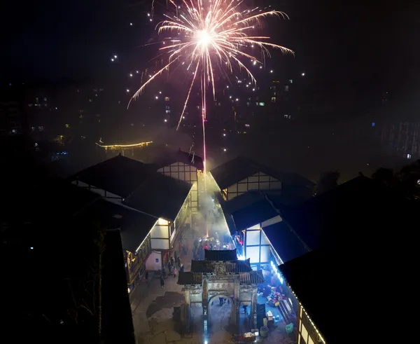Fireworks in ancient towns celebrate Yuanxiao thumbnail