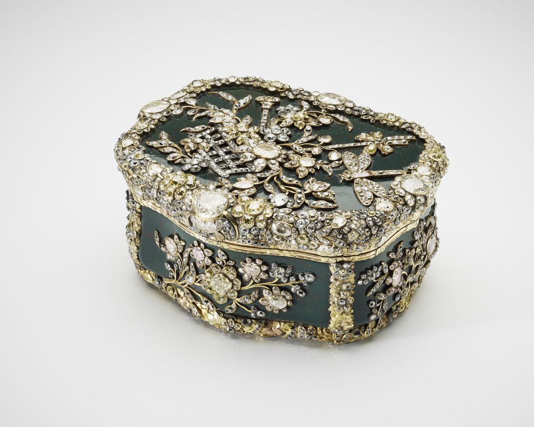 A diamond-encrusted snuffbox stolen from the Musée Cognacq-Jay in November 2024